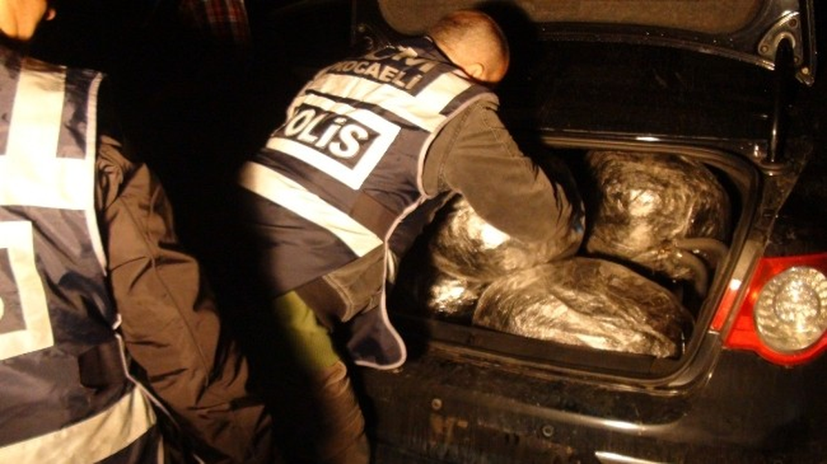 Kocaeli\'de 82 Kilo Esrar Ele Geçirildi