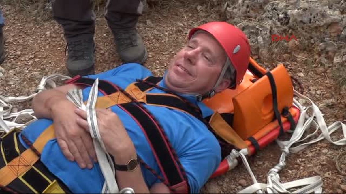 Likya Yolu\'nda Ayak Bileği Burkulan Turisti Akut Kurtardı
