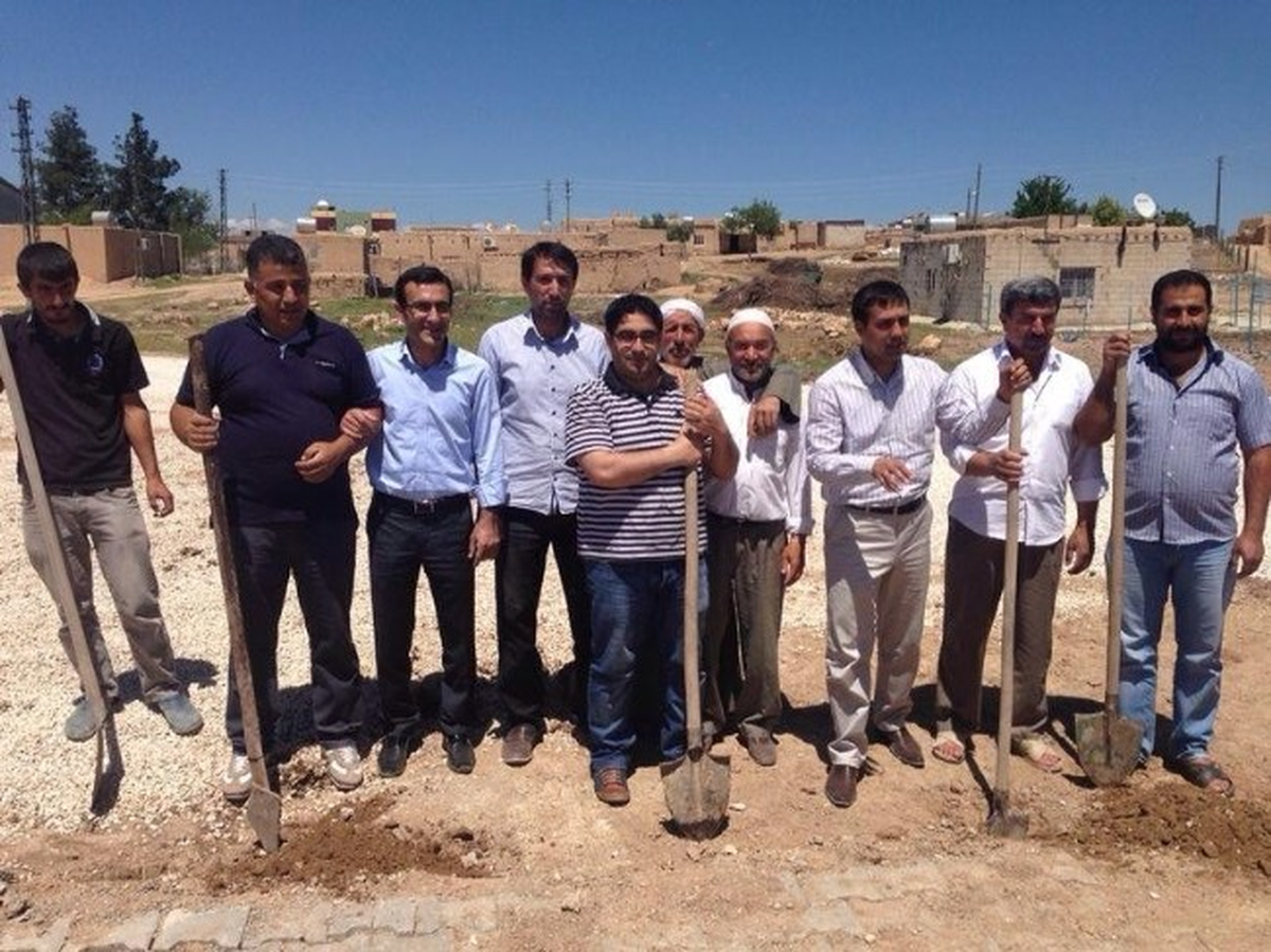 Muhtarlar ve Stk Temsilcileri Bir Araya Gelerek Köylerde Fidan Dikti