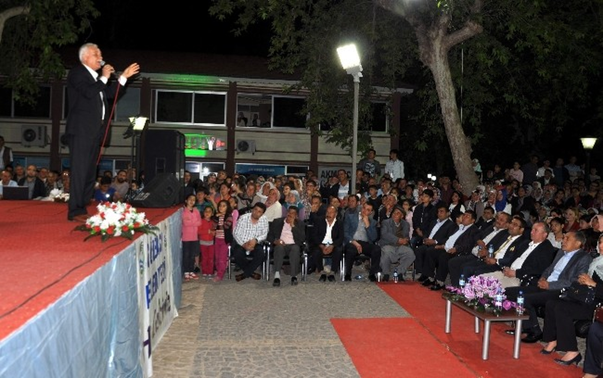 Nihat Hatipoğlu Gölbaşı İlçesinde Konferans Verdi