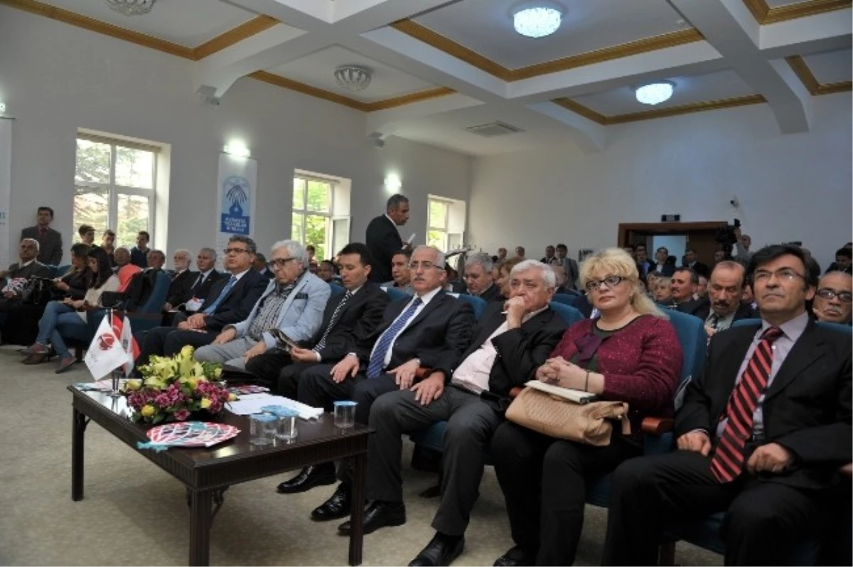 Türk Dünyası Yazarlar Birliği Meclis Toplantısı Eskişehir\'de Yapıldı