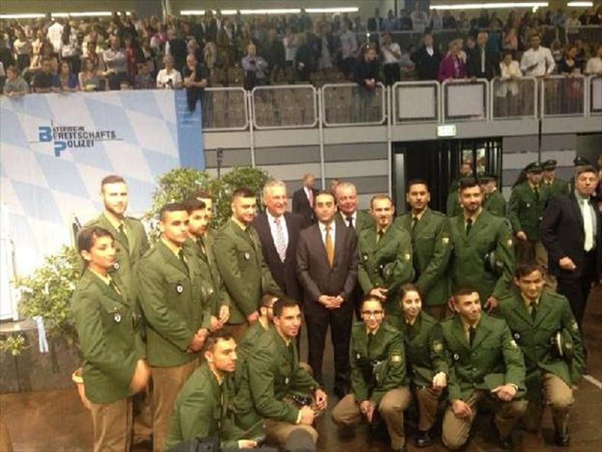 Türk Kökenli Polisler Nürnberg\'deki Törende Yemin Etti