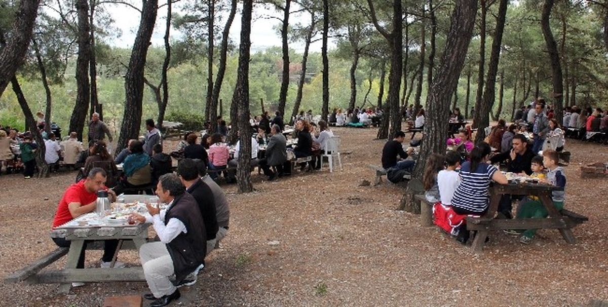 Urla\'nın Başkanı Çalışanları ile Piknikte Buluştu