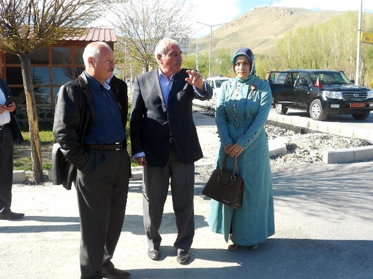 Bitlis Valisi Öztürk Adilcevaz\'ı Ziyaret Etti
