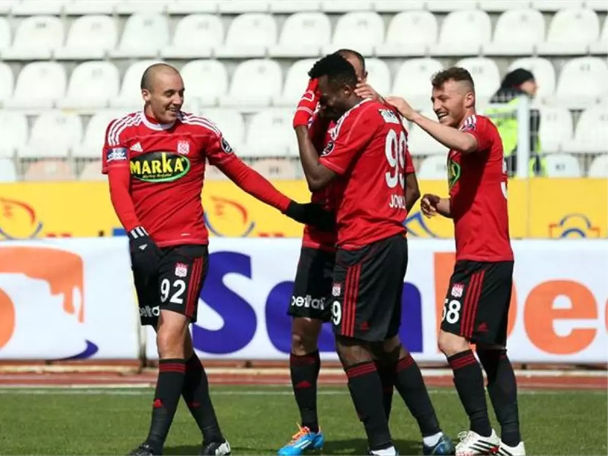 Sivassporlu Utaka'nın Hedefi 10 Gol