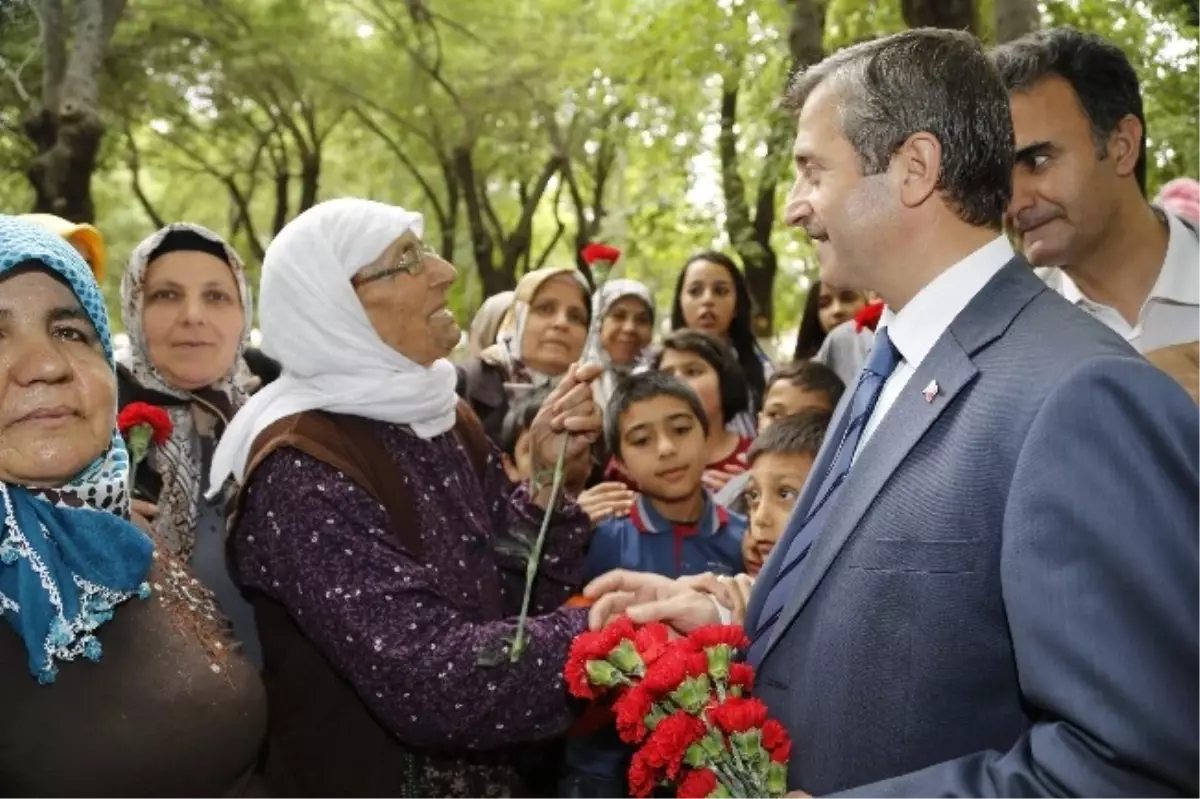 Başkan Tahmazoğlu, Hıdırellez Bayramında Vatandaşlarla Sohbet Etti