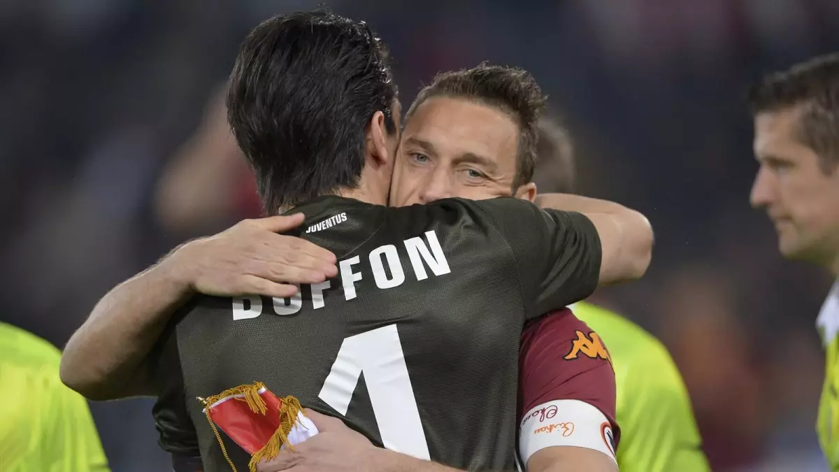 Buffon, Canlı Yayında Totti\'ye Takıldı