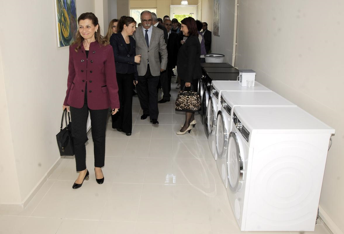 Çanakkale Belediyesi\'nden Duş Hizmeti