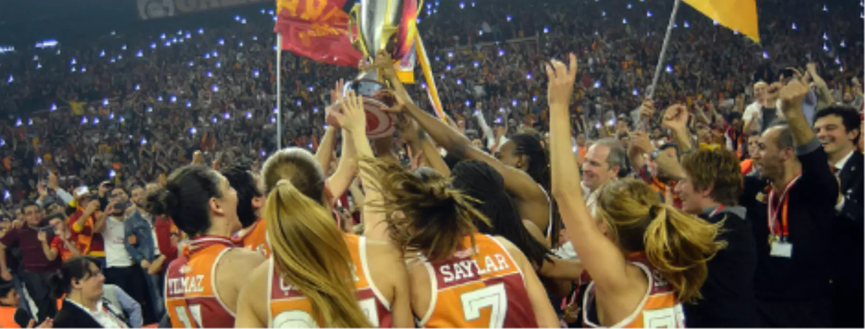 CHP Lideri Kılıçdaroğlu 'Saray'ın Sultanları'Nı Kutladı