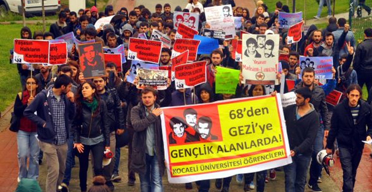 Deniz Gezmiş Anmasında Üniversiteliler Birbirine Girdi