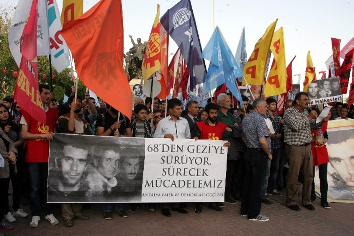 Deniz Gezmiş ve Arkadaşları Antalya\'da Anıldı
