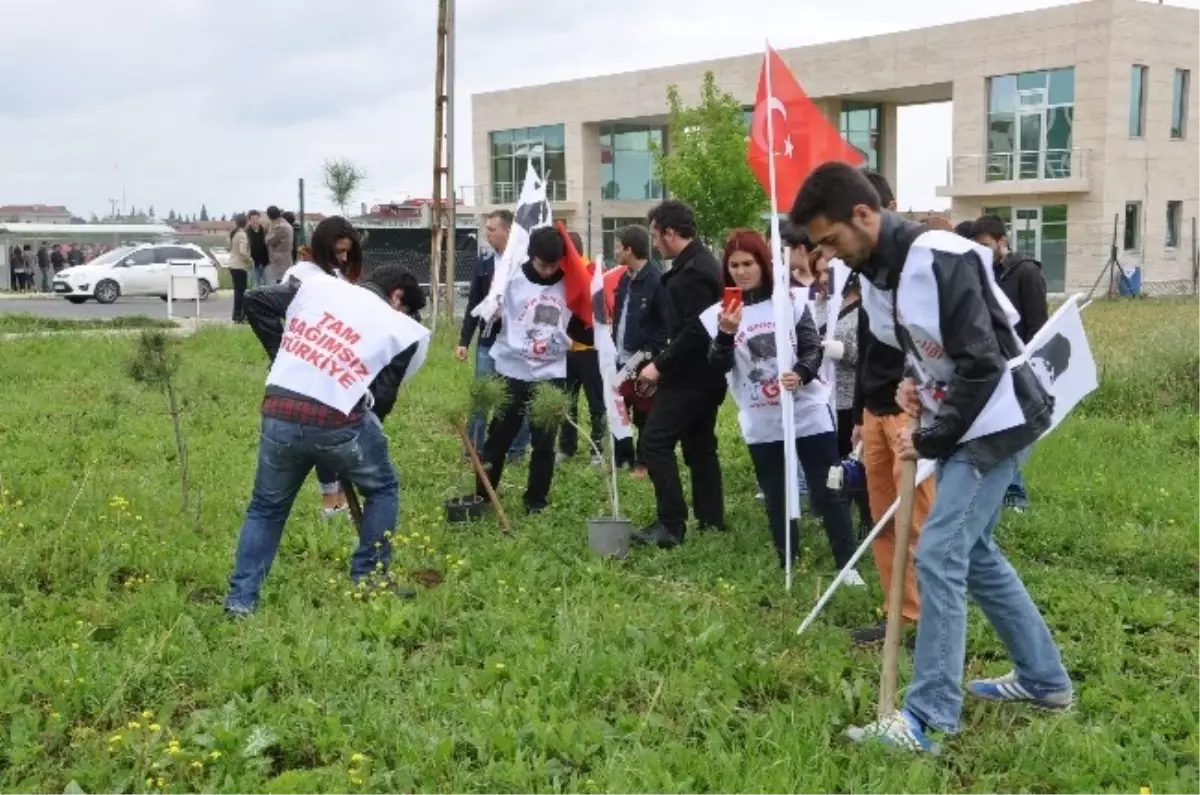 Deniz Gezmiş ve Arkadaşları İçin 3 Fidan Dikildi