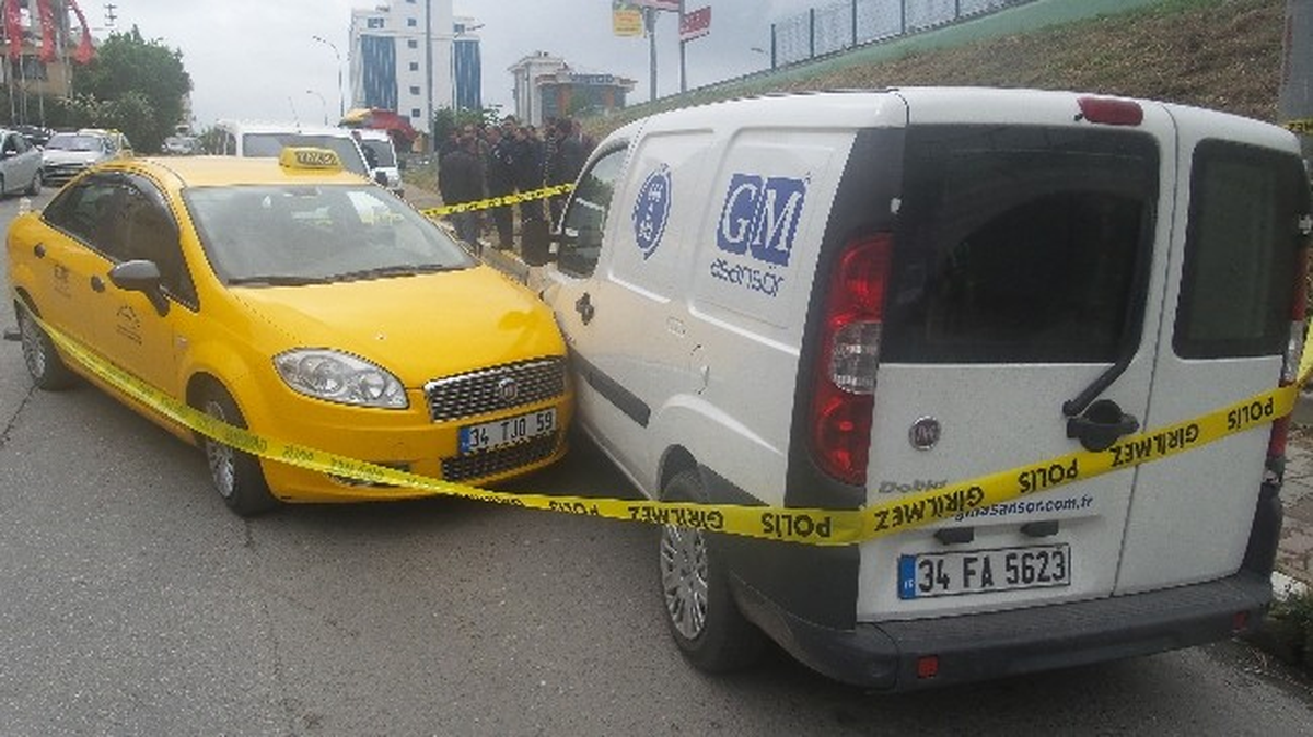 Direksiyon Başında Kalp Krizi Geçiren Taksici Hayatını Kaybetti