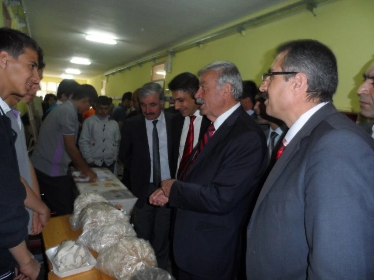 Doğanşehir Anadolu Lisesi\'nde Bilim ve Kermes Bir Arada