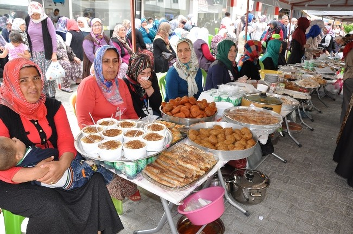 Erdemli\'de Kur\'an Kursları Yararına Kermes