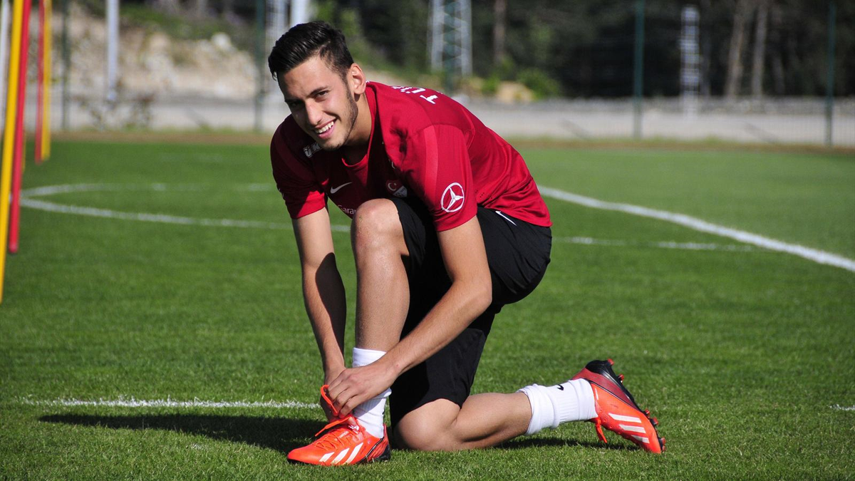 Hakan Çalhanoğlu Son Hafta Benim İçin Şampiyonlar Ligi Gibi