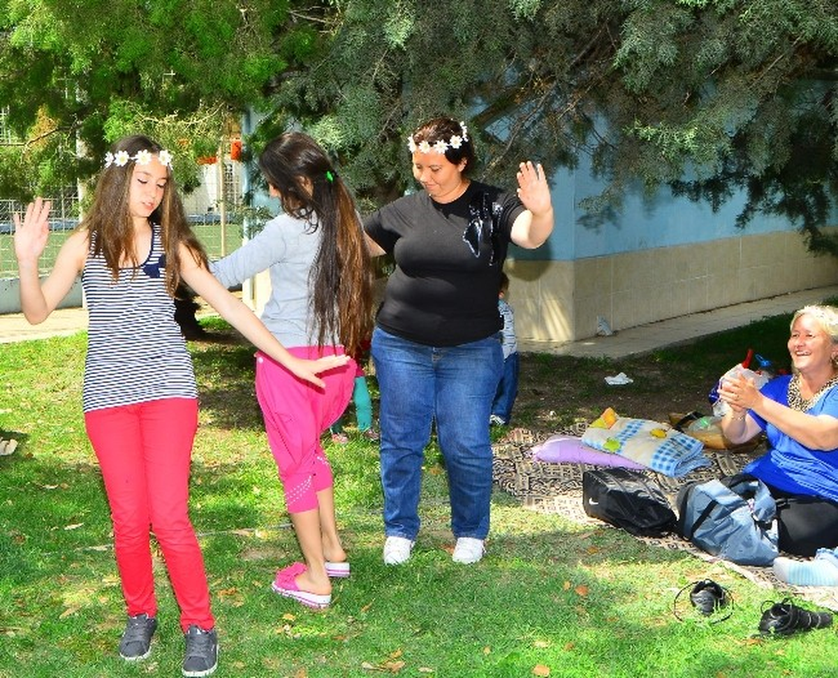 İzmirli Romanlar Hıdırellez\'i Kültürpark\'ta Kutladı