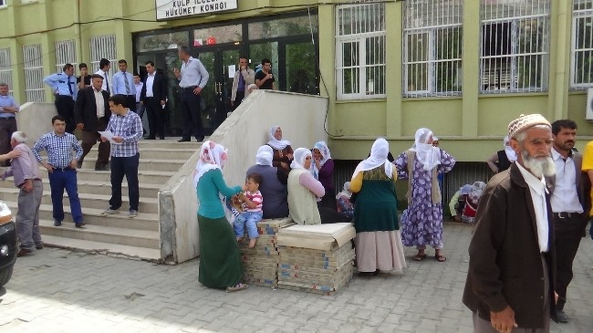 Korucuların Gençleri Dövdüğü İddiası İlçeyi Karıştırdı