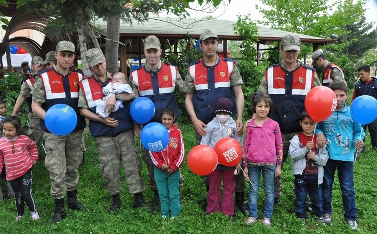 Gaziantep\'te Lösemili Çocuklar Uçurtma Şenliğinde Eğlendi
