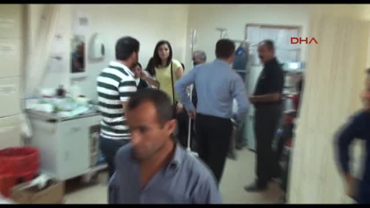Öğrenci Servisi ile Özel Otomobil Çarpıştı 18 Yaralı