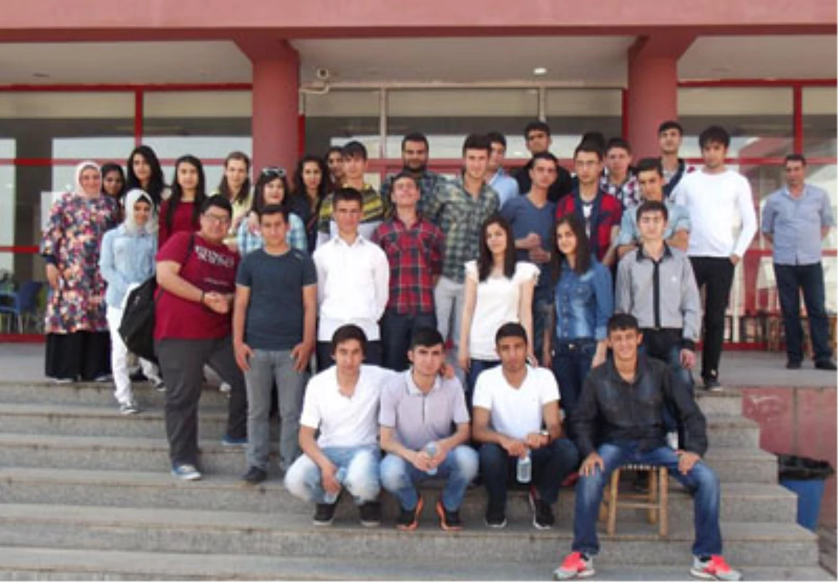 Öğrenciler Dicle Üniversitesini Gezdi