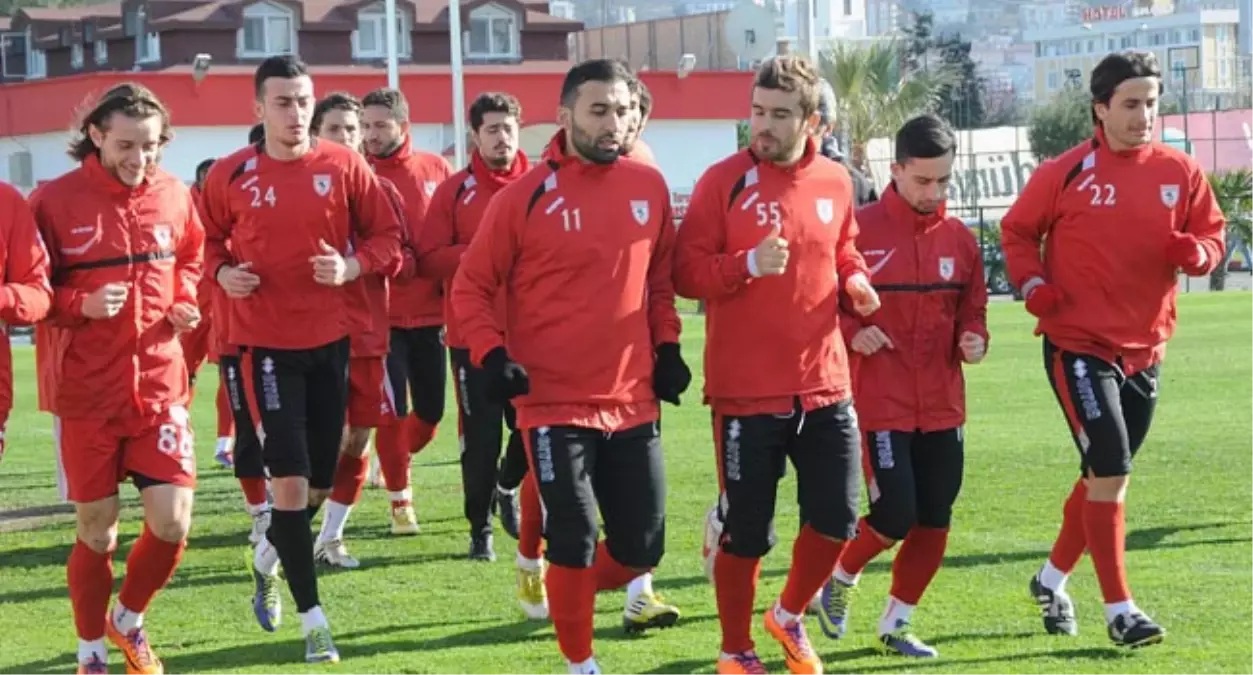 Samsunspor\'da Futbolculara Ödeme Yapıldı