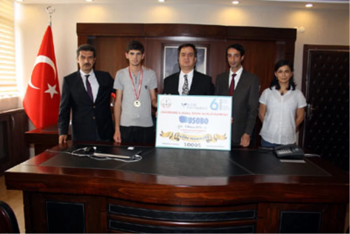 Sosyal Bilimler Lisesi\'nden Türkiye Birinciliği Ödülü