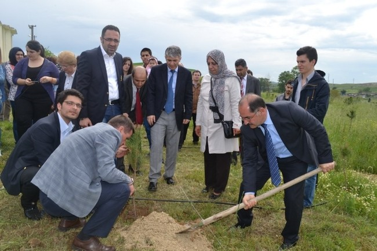 Yrd.doç.dr. Mehmet Şükrü Yıldırım Anısına 350 Fidan Dikildi