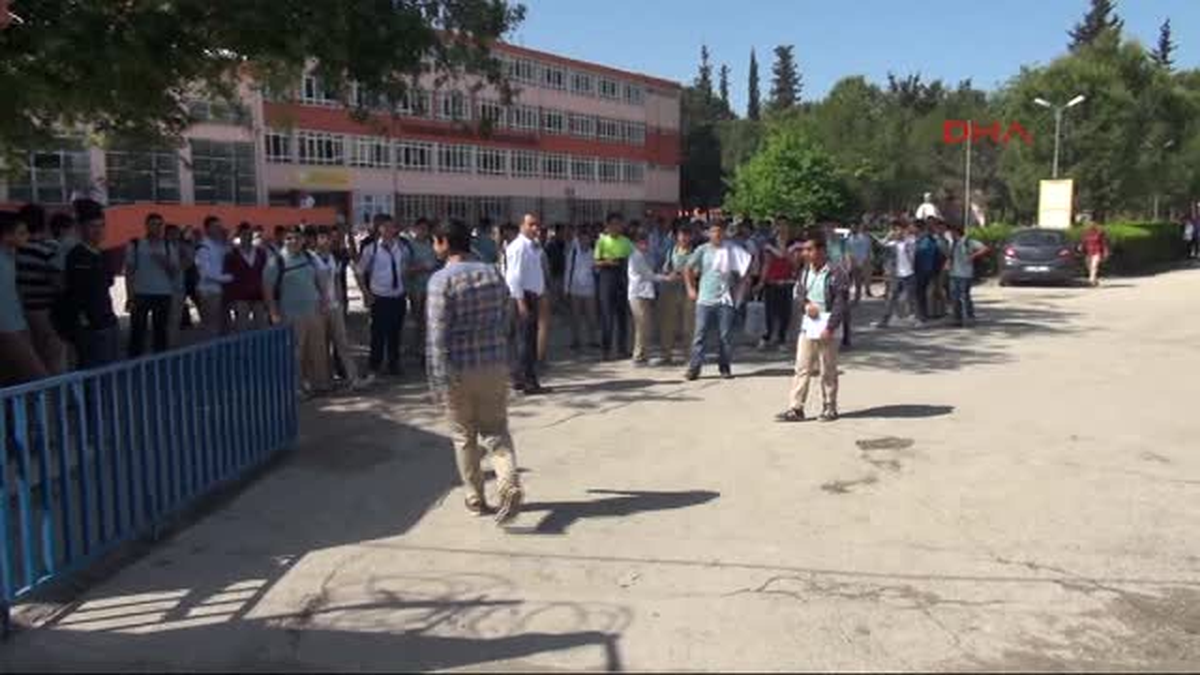 Adana Öğretmen Saldırıya Uğradı, Meslektaşları Derslere Girmedi
