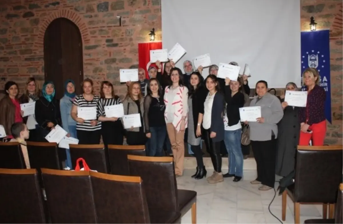 Anne Baba Okulu İlk Mezunlarını Verdi