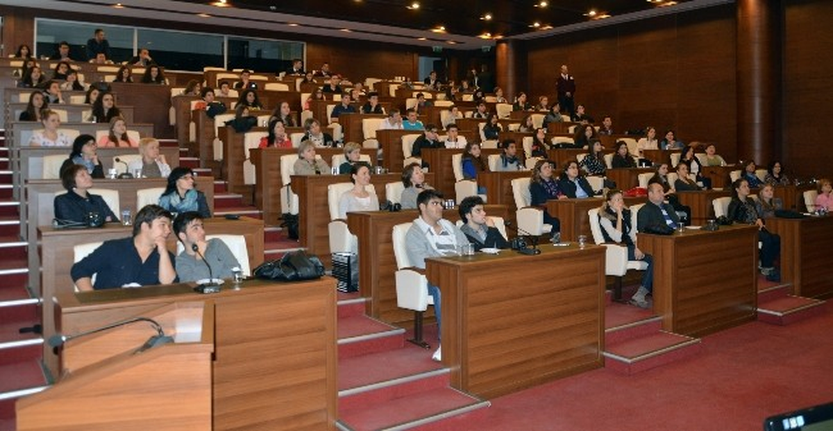 Başkan Gümrükçüoğlu, \'Halk Müziği ve İnsanlar\' AB Projesi Kapsamında Trabzon\'a Gelen Öğrencileri...
