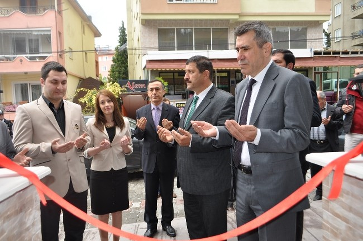 Demirci\'de Kafe Kültürü Gelişiyor