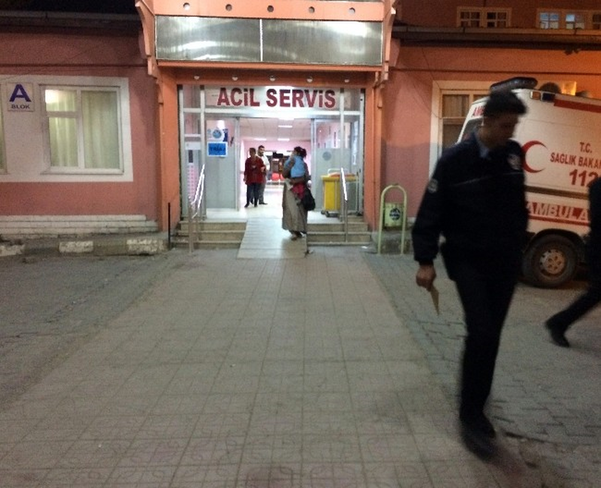 Dün Öğlen Kaynolan 3 Yaşındaki Kız Çocuğu 13 Saat Sonra Çatı Katında Bulundu