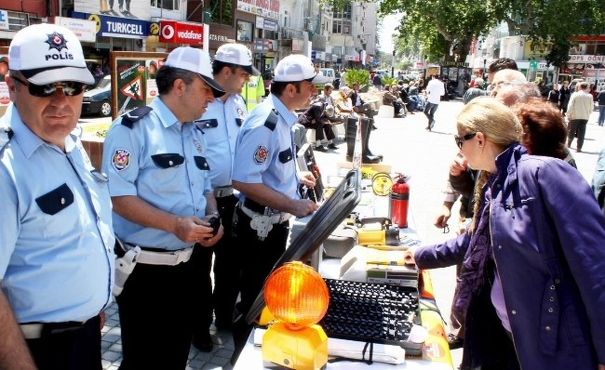 Edremit\'te \'Trafik Haftası\' Etkinlikleri