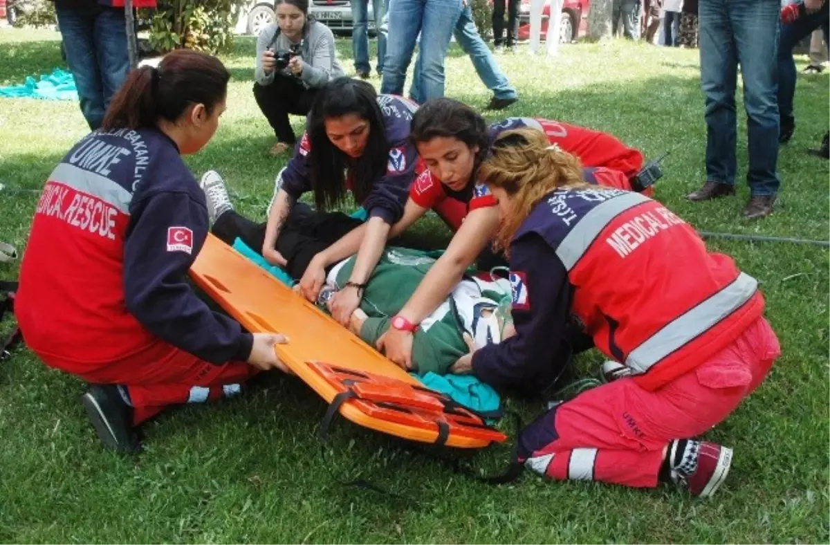 Eskişehir\'de Gerçeği Aratmayan Deprem Tatbikatı