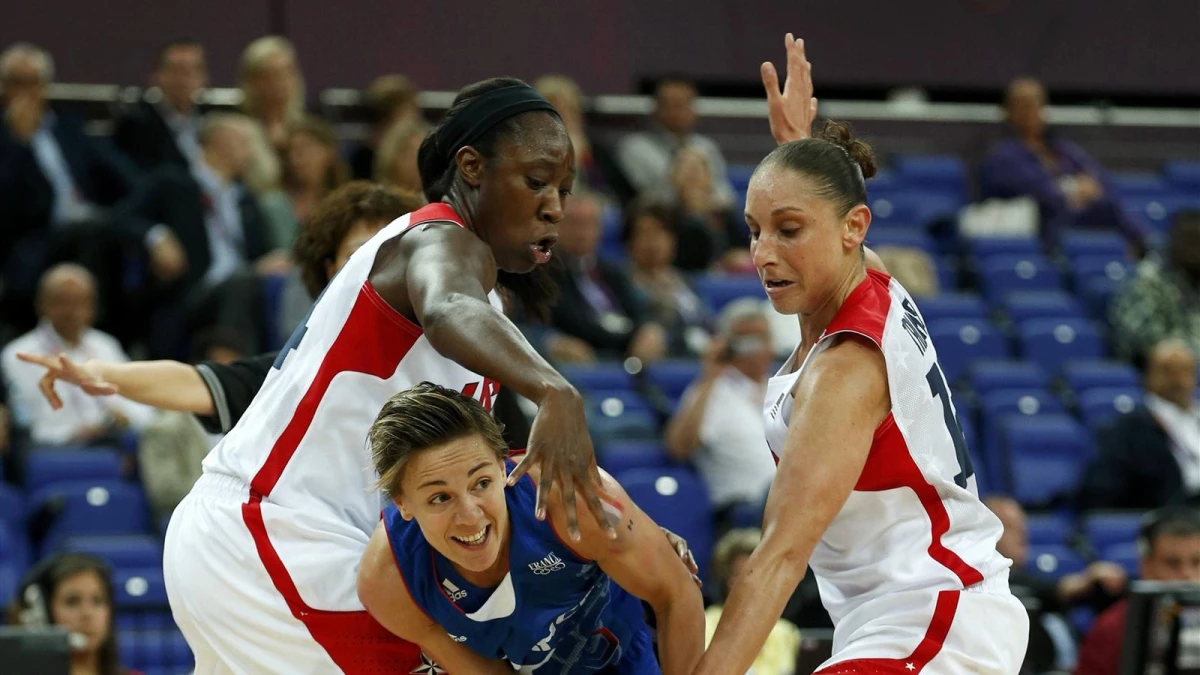 Fenerbahçe\'den Tina Charles ve Lindsay Whalen\'e Teklif