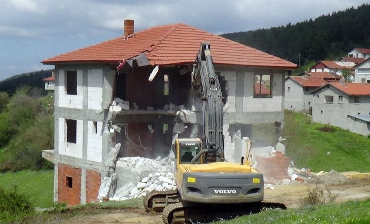 Kaçak Yayla Evi Yıkımları Olaylı Başladı