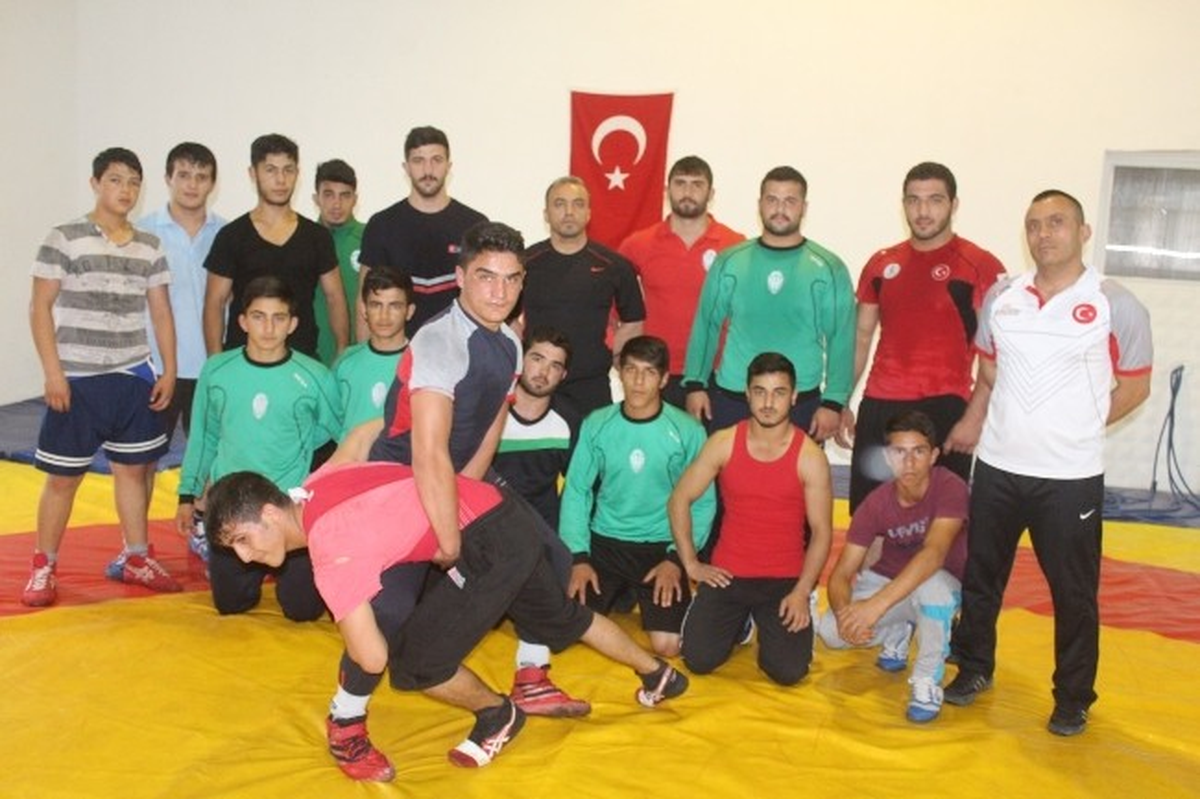 Kayseri Şekerspor Güreş Takımının, Süper Lig Mücadelesi Kayseri Şekeri Heyecanlandırdı