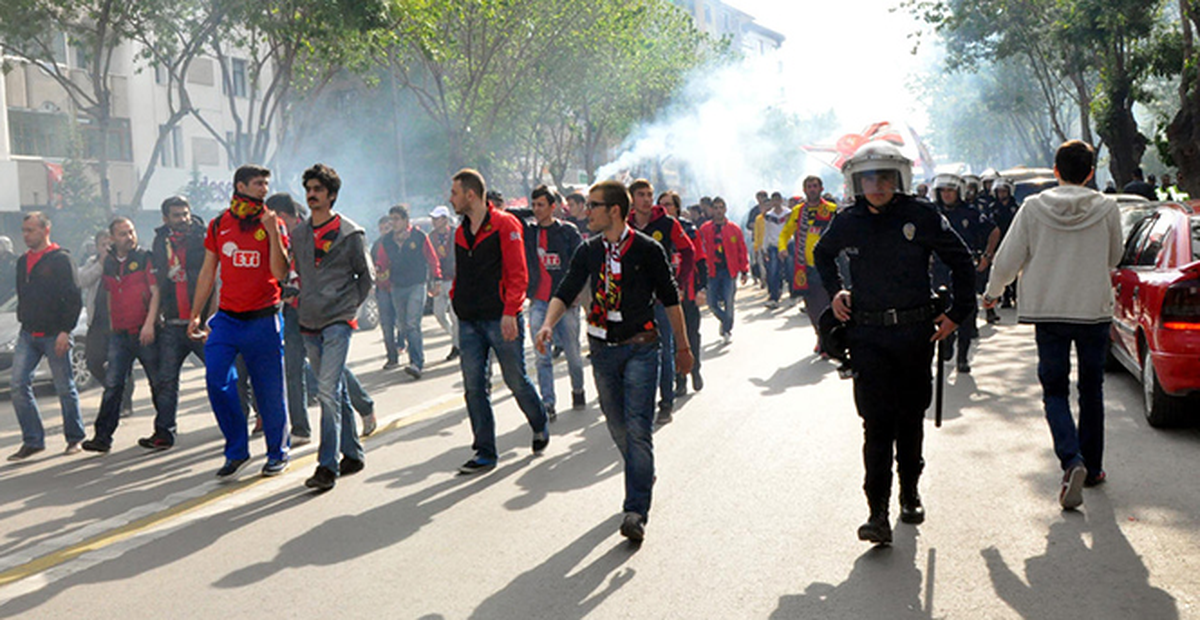 Kupa Finali Öncesinde İki Taraftar Bıçaklandı