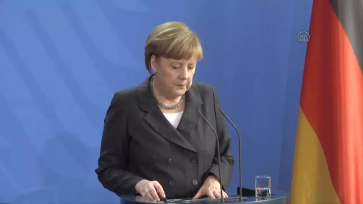 Merkel: "Ab, Gerekirse Rusya\'ya Yönelik Daha Fazla Yaptırımı Onaylamaya Hazır"