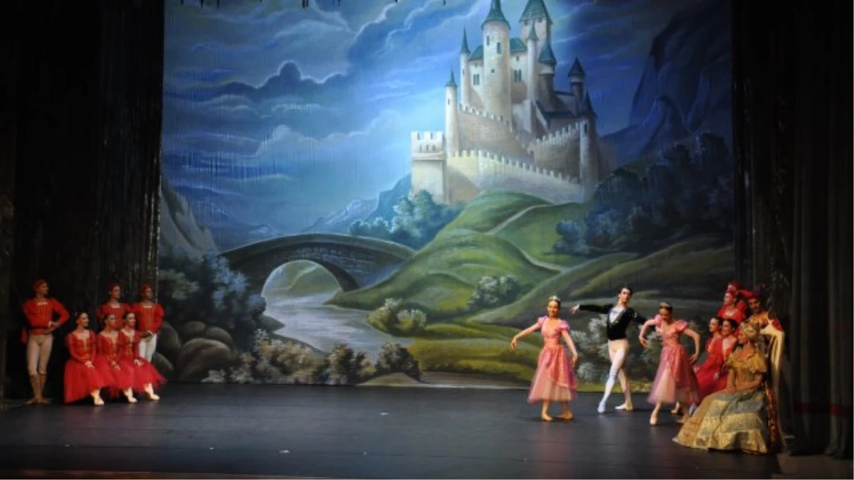 Moskova Klasik Rus Balesi, Kuğu Gölü ile KKTC\'yi Büyüledi
