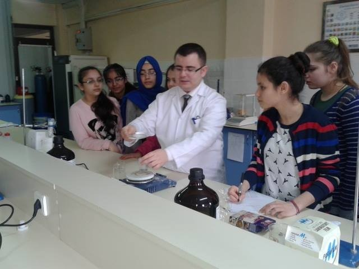 Öğrencilere Uygulamalı Eğitim