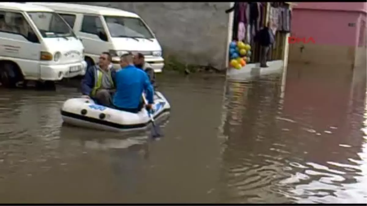 Su Baskını Yüzünden Botla Servis