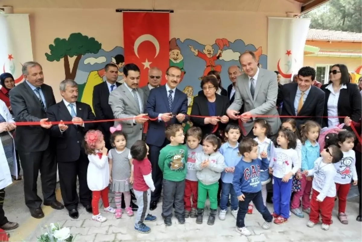 Uşak\'ta Sağlık Çalışanlarına Kreş ve Gündüz Bakım Evi Açıldı