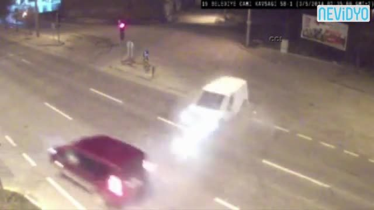 Uşak\'ta Trafik Kazaları Mobese Kameralarında