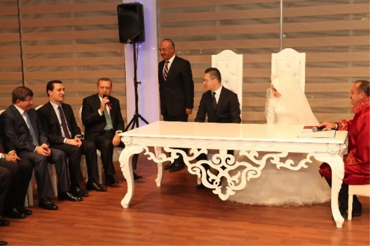 Başbakan Erdoğan Nikah Şahitliği Yaptı