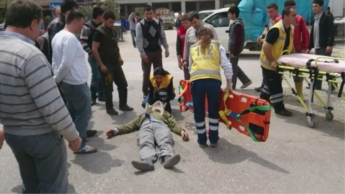 Çocuğunu Okuldan Almaya Giderken Kaza Yaptı