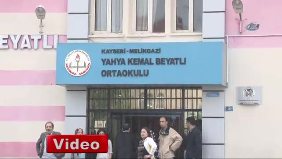 Dersi Kaynatmak İsteyen Öğrenciler 20 Kişiyi Zehirledi