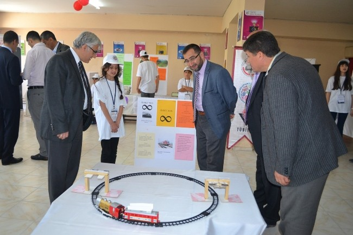 Durmayan Tren İlgi Odağı Oldu