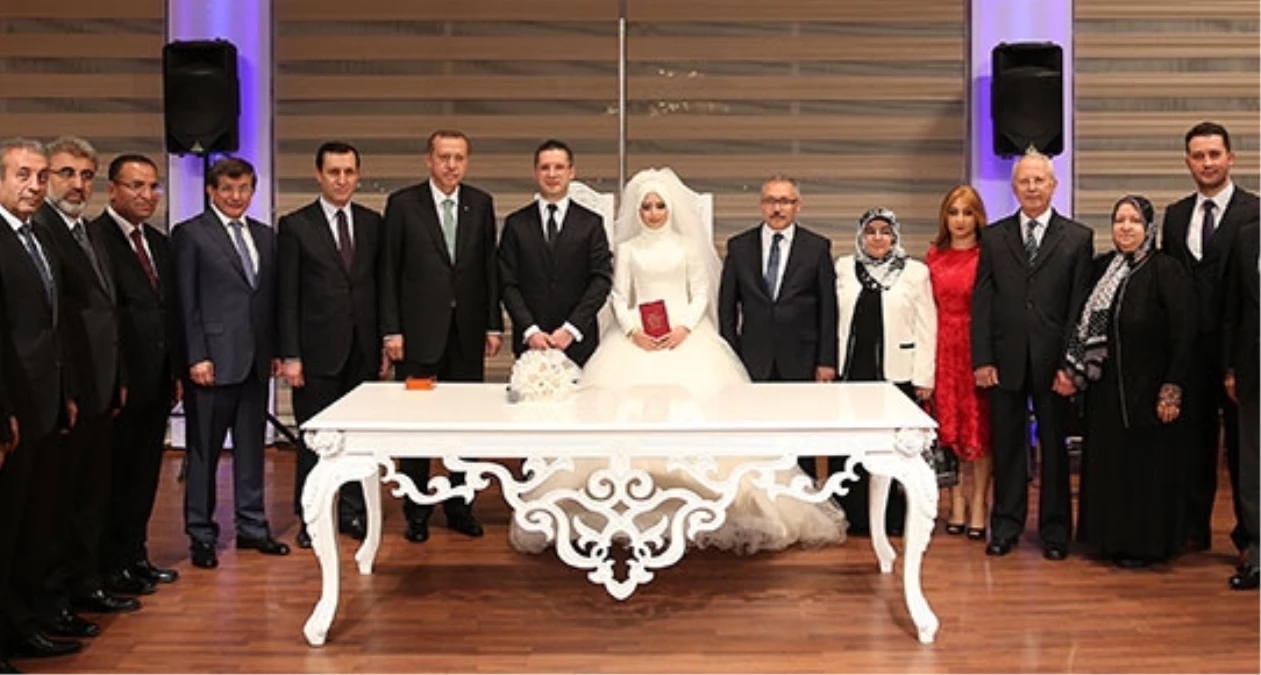 Erdoğan, Abdulkadir Selvi\'nin Kızının Nikah Şahidi Oldu